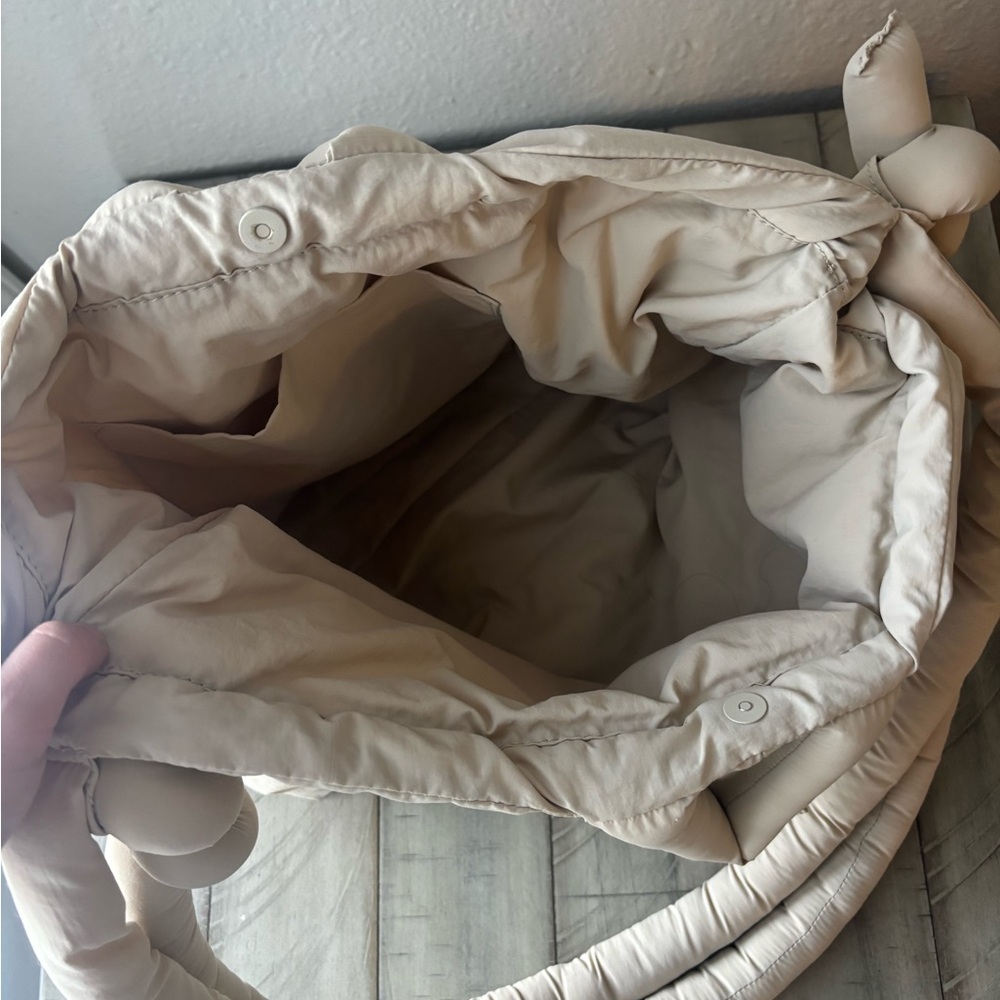 Olend Ona Soft Bag Cream Puffer Tote Bag - Picture 5 of 6